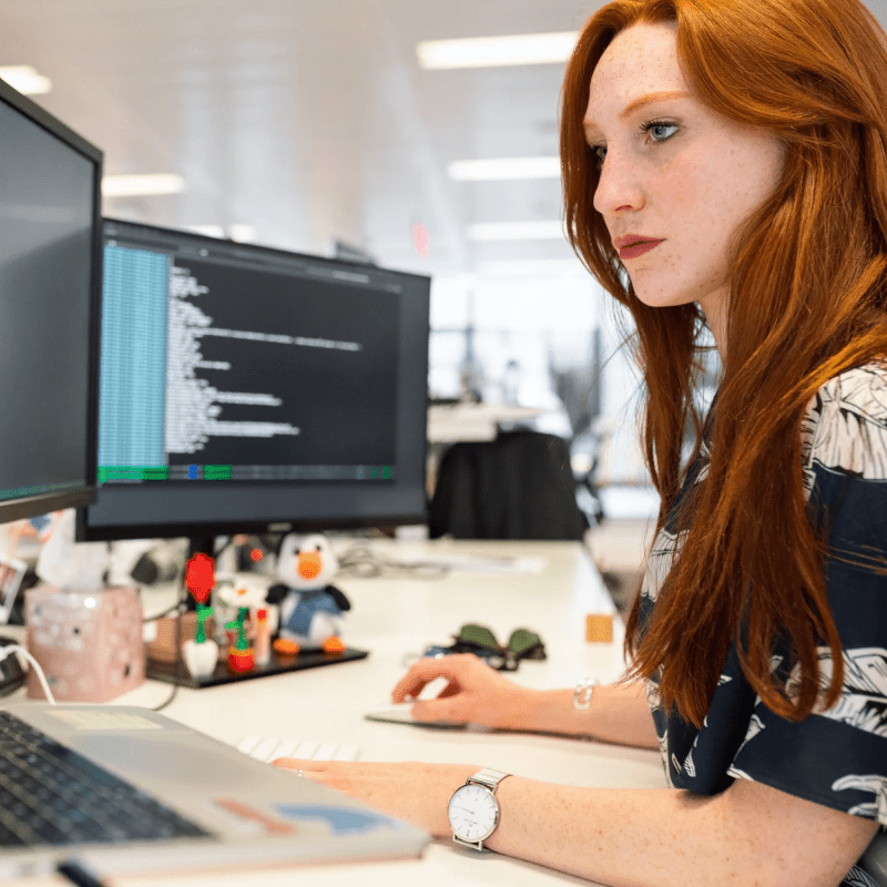 girl-coding